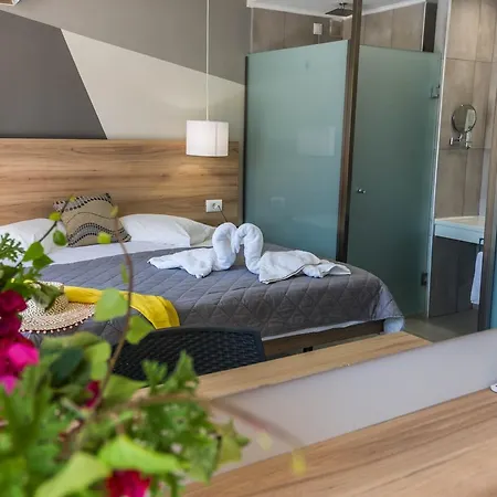 Hotel Exotica & By Zante Plaza
