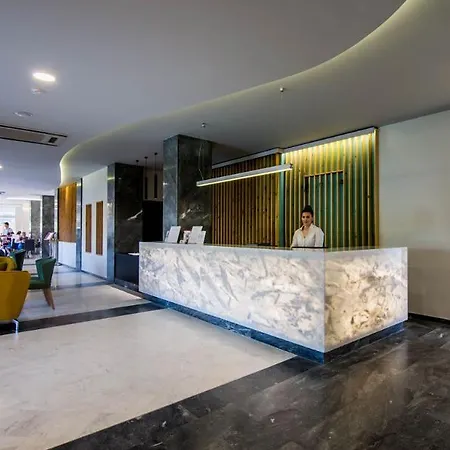 赞特广场新奇酒店及spa Kalamákion